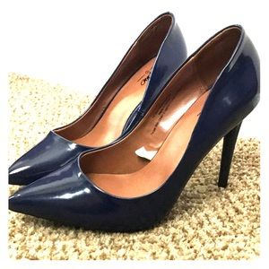 Mossimo blue patent pumps, size 7